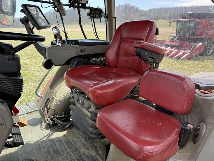 2017-case-ih-mx280-afs-magnum-tractor-image-27