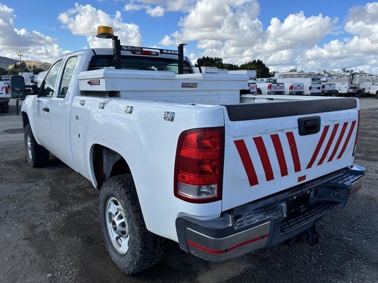 2012-gmc-sierra-2500-image-4