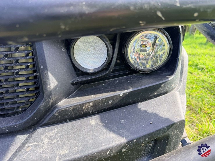 2023-john-deere-gator-xuv-835r-image-19