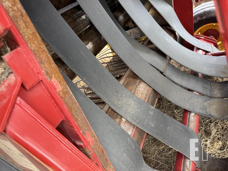 new-holland-br7090-image-16