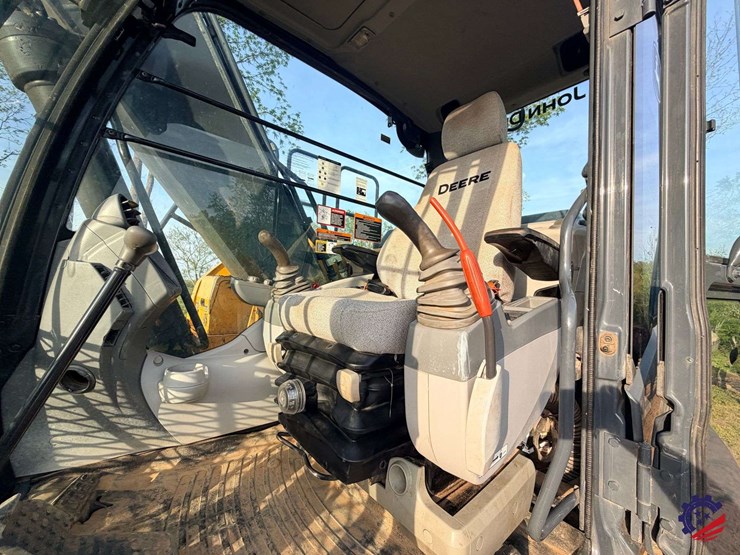 2019-deere-160g-lc-image-85