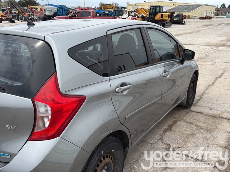 2015-nissan-versa-image-20