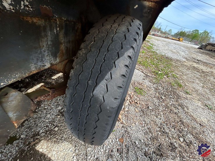 fuel-&-lube-truck-image-12