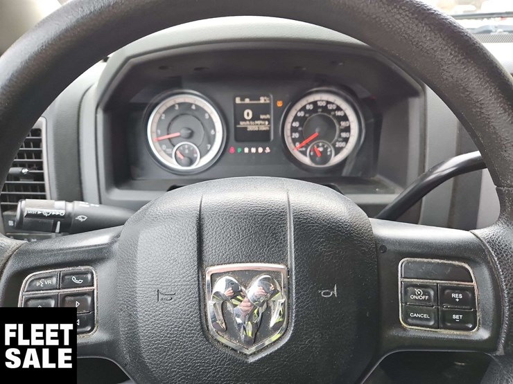 2017-dodge-1500-image-25