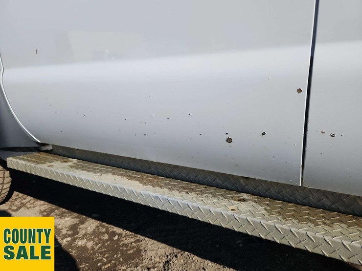 2013-ford-f550-image-38