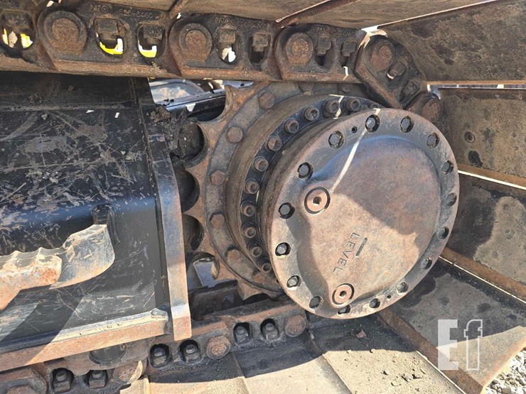 2020-caterpillar-323-image-37