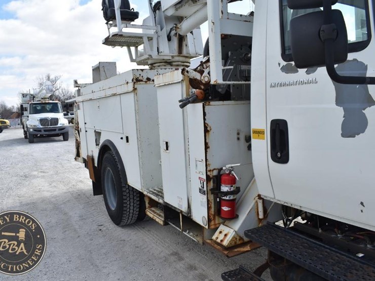 2005-international-durastar-4300-image-12