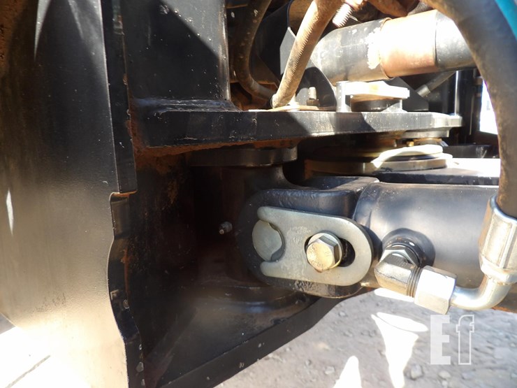 new-holland-t9040-image-13