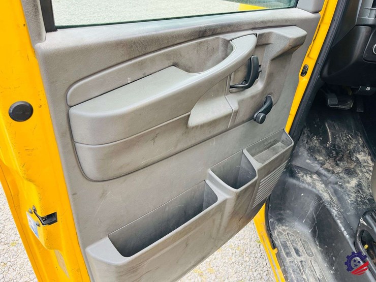 2009-gmc-savana-s/a-enclosed-roadside-service-truck-image-67