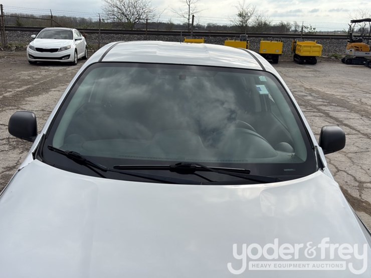 2015-nissan-versa-image-33