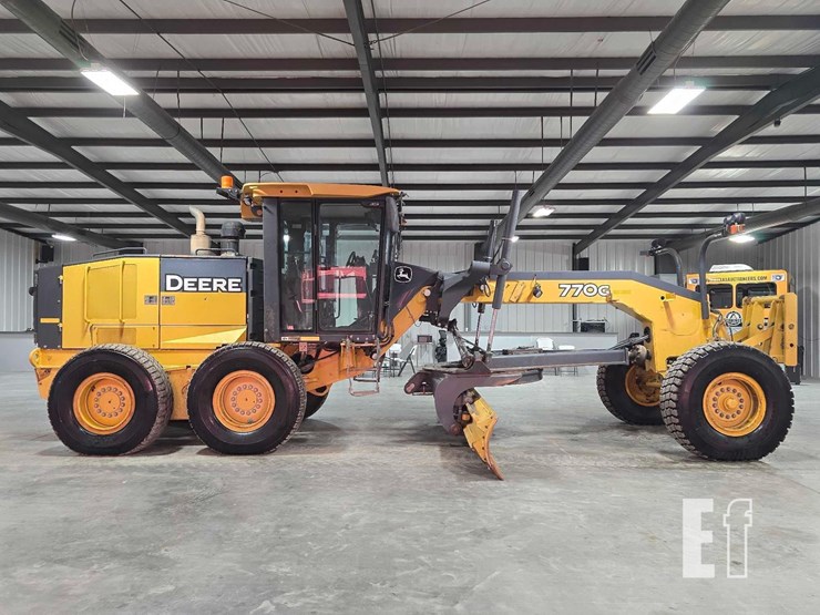 2009-deere-770g-image-6