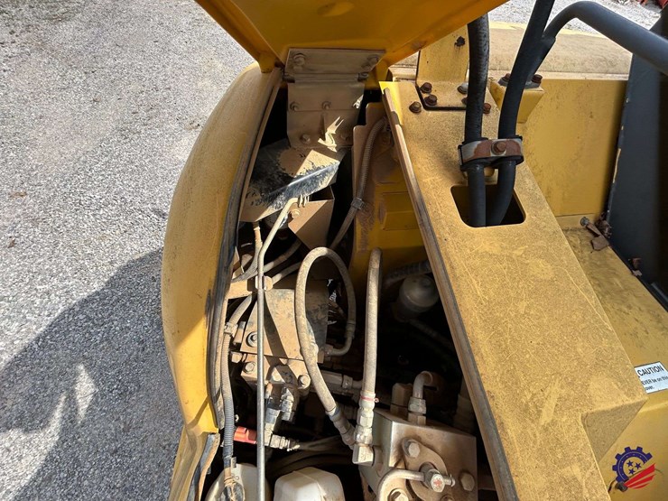 2009-komatsu-pc88mr-8-image-76