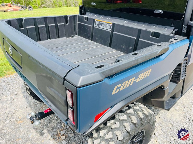 2026-can-am-defender-limited-hd11-triple-image-37