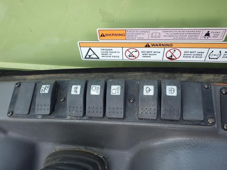 2017-jlg-g5-18a-image-30