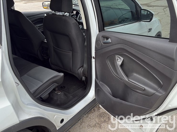 2014-ford-escape-image-23