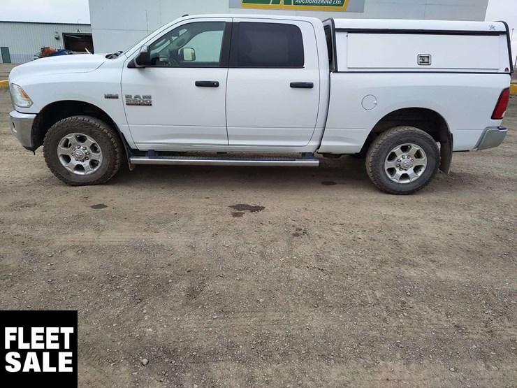 2016-dodge-2500-image-2