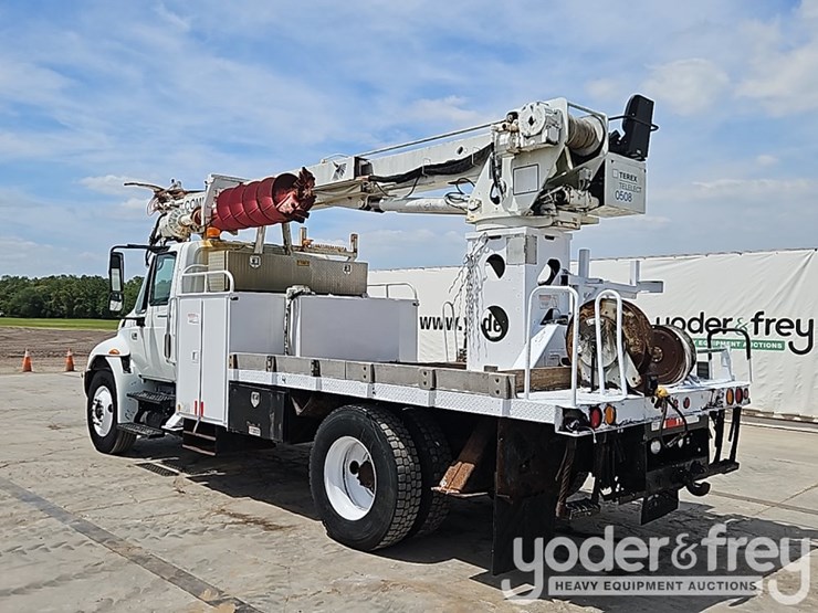 2005-international-durastar-4300-image-3