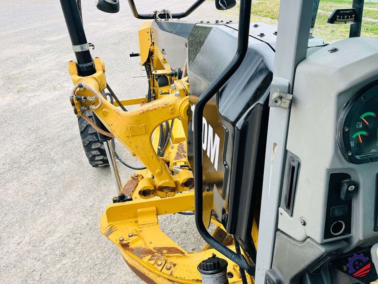 2010-caterpillar-120m-image-147