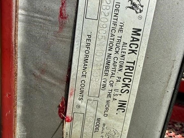 1991-mack-dm690s-image-21