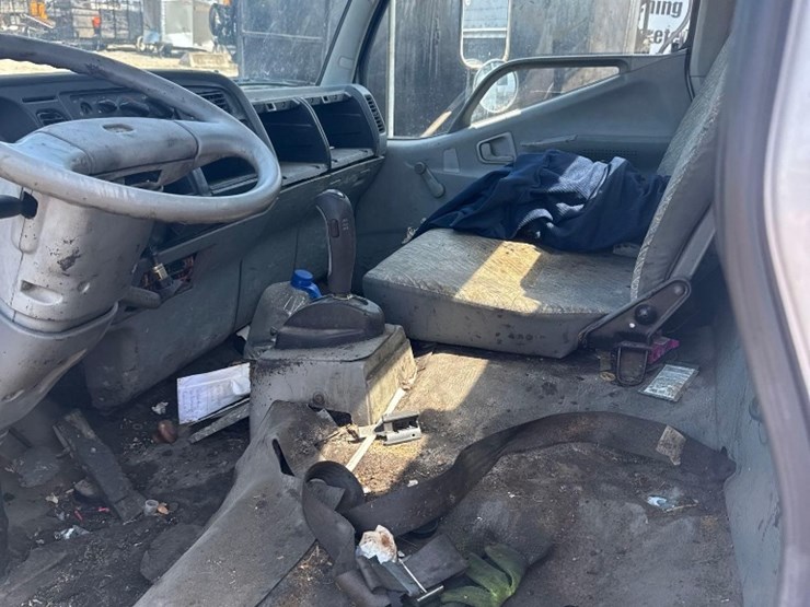 1998-mitsubishi-fuso-fe649-image-4