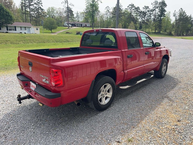 2011-dodge-dakota-image-5