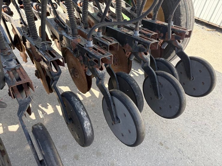 great-plains-1005nt-image-5