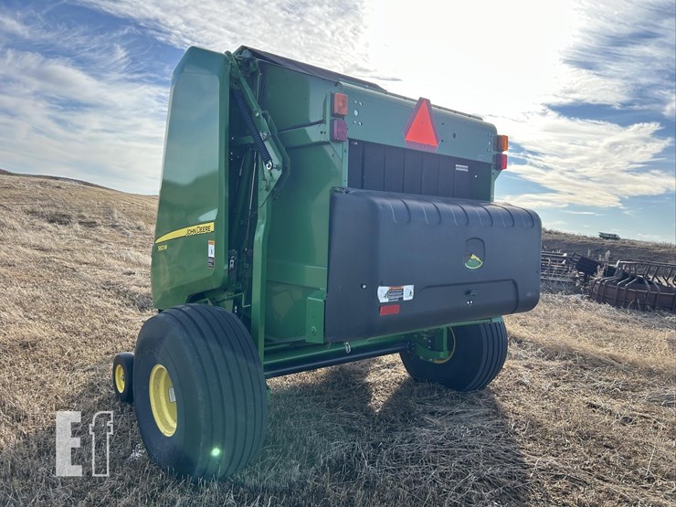 2019-john-deere-560m-image-5