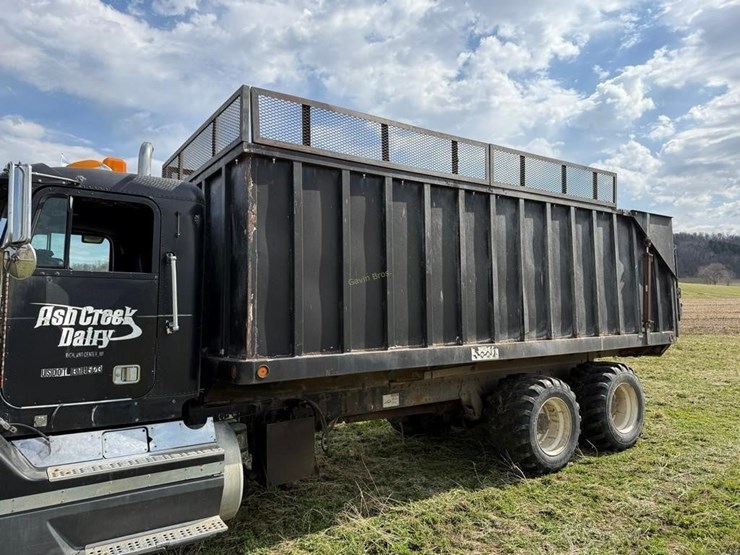 1990-freightliner-fld112-straight-truck-image-3