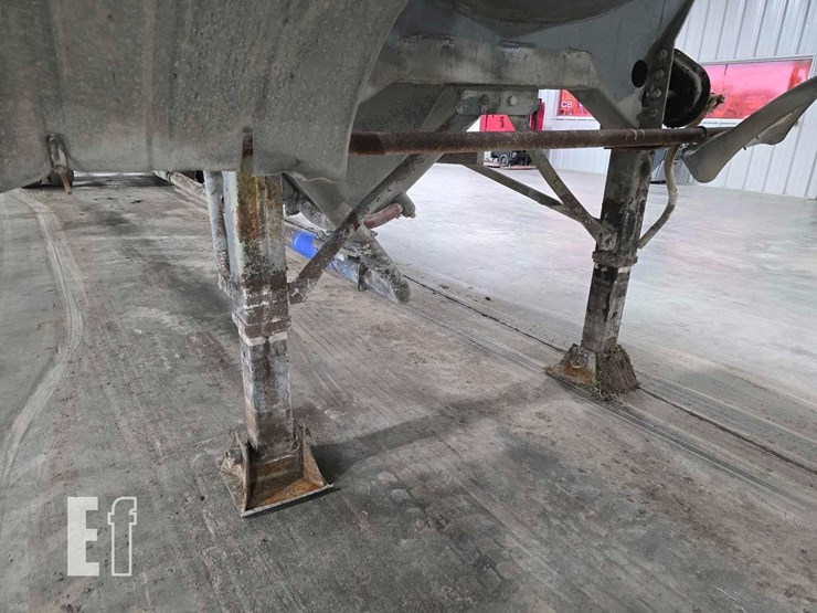 1974-1974-38-foot-tank-trailer-6238-image-17