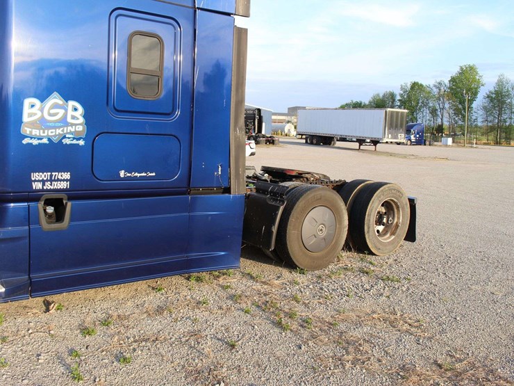 2018-freightliner-cascadia-126-image-51