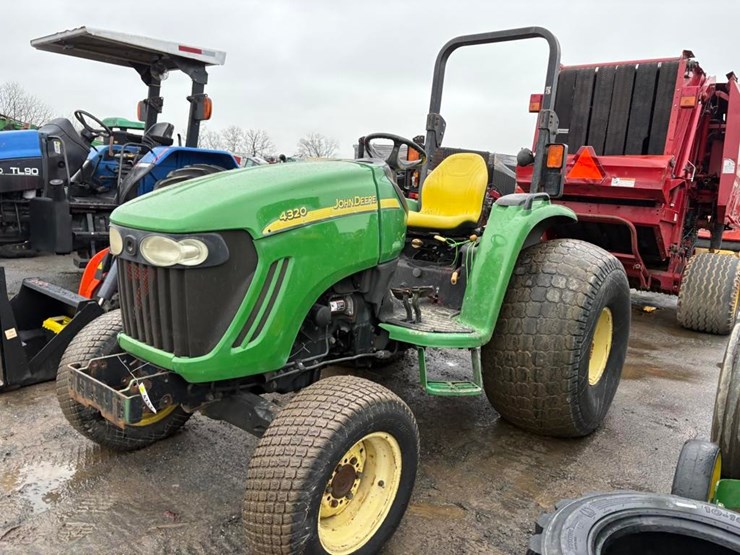 john-deere-4320-image-2