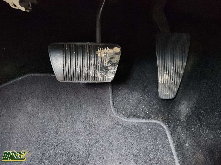 2016-dodge-1500-image-25