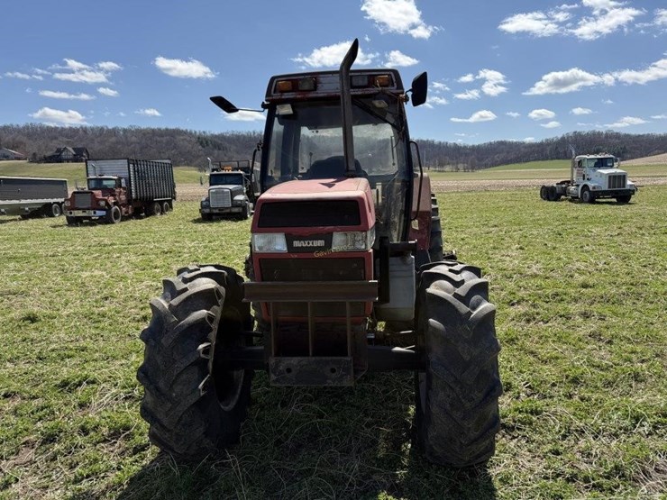 2001-case-ih-5240-image-4