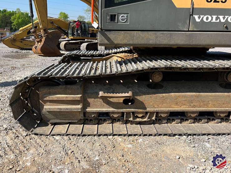 2017-volvo-ec300el-image-9