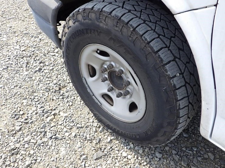 2003-chevrolet-3500-image-19