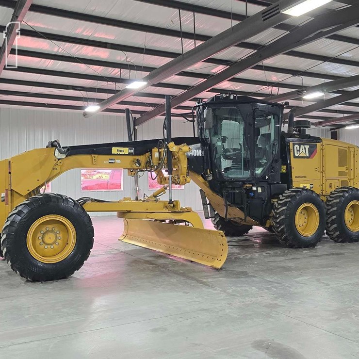 2019 CATERPILLAR 140M3
