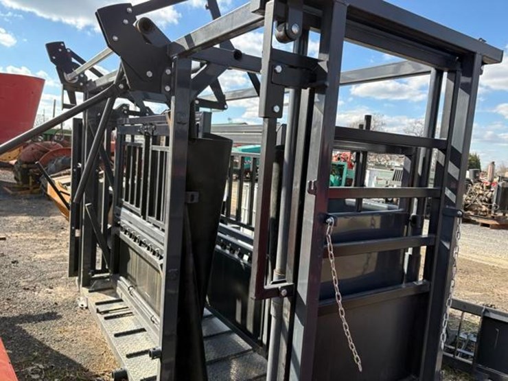 mechanical-squeeze-chute-image-6