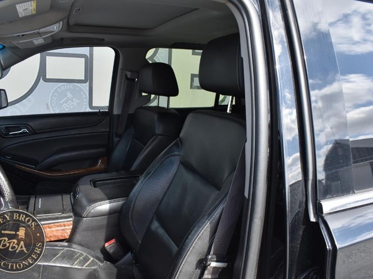 2015-chevrolet-tahoe-ltz-image-17