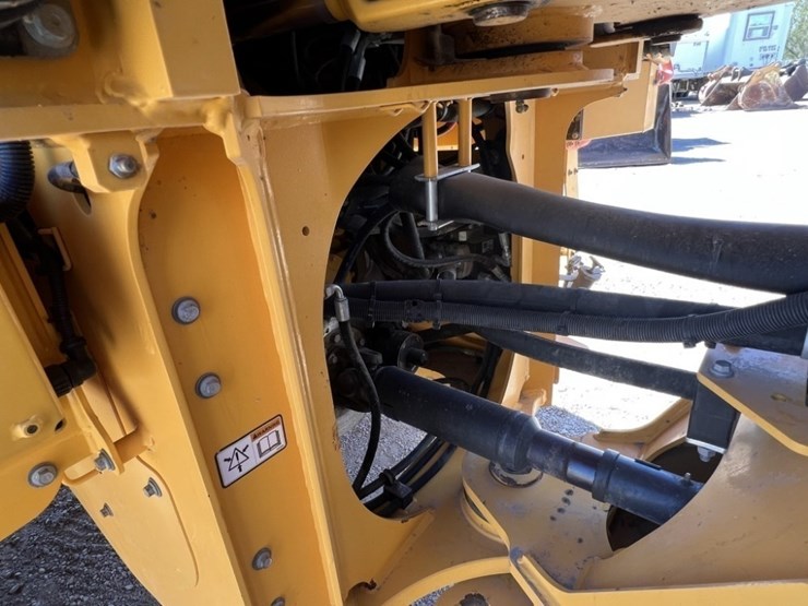 2023-volvo-l70h-wheel-loader-image-25