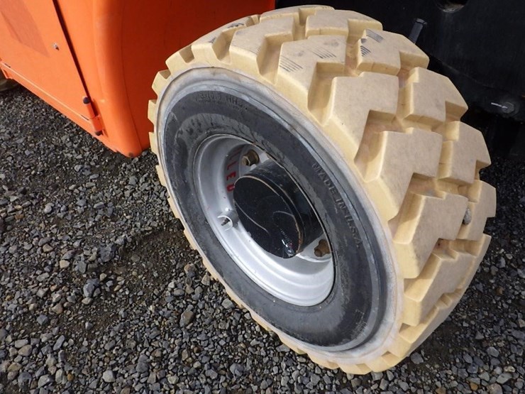 2017-jlg-g5-18a-image-19