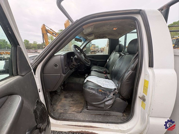 2005-chevrolet-silverado-2500hd-image-56