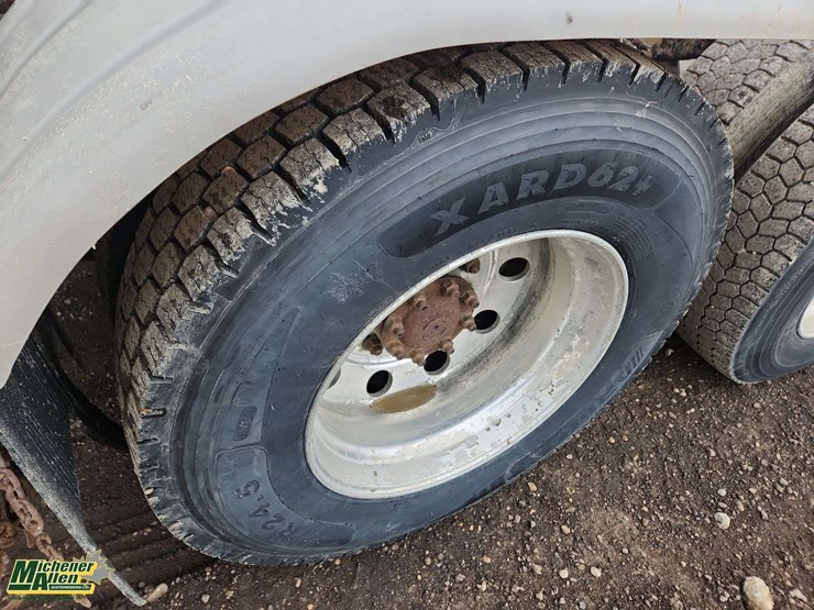 2014-international-prostar-image-29