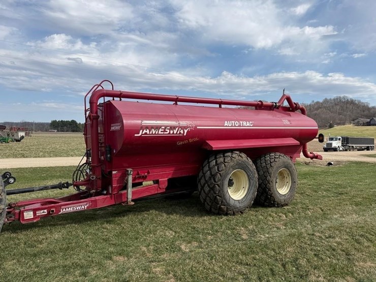 jamesway-auto-trac-5600-gallon-manure-tanker-image-1