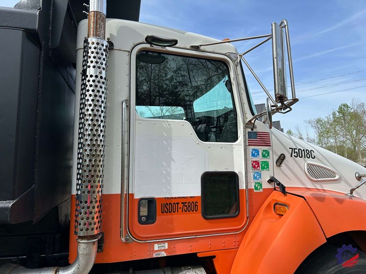 2005-kenworth-t300-image-50