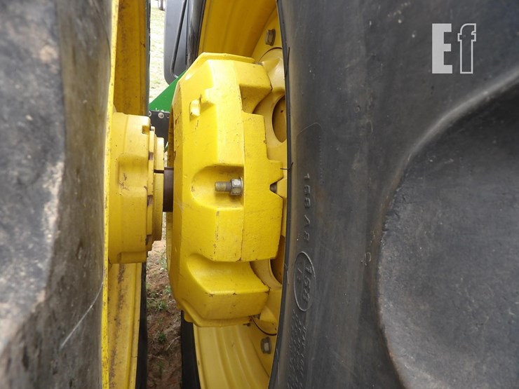 2012-john-deere-8235r-image-19