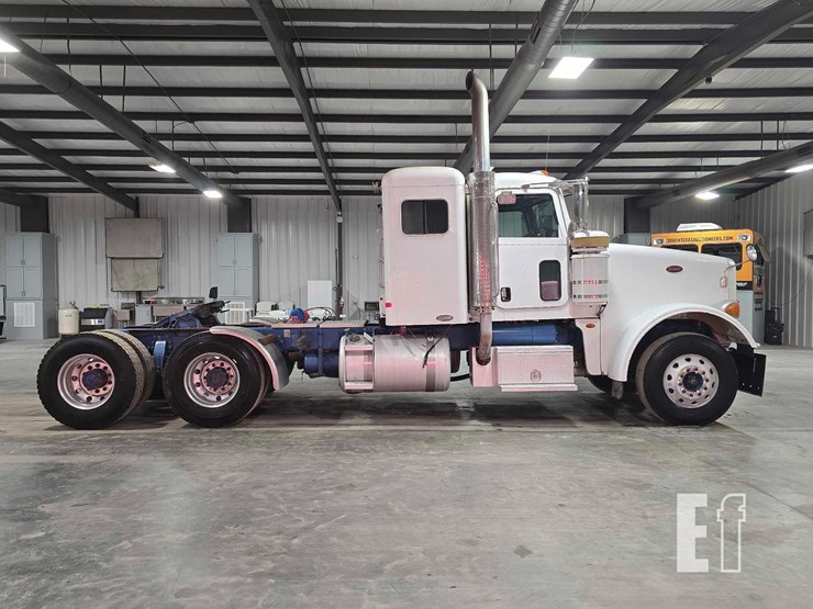 2009-peterbilt-367-image-6