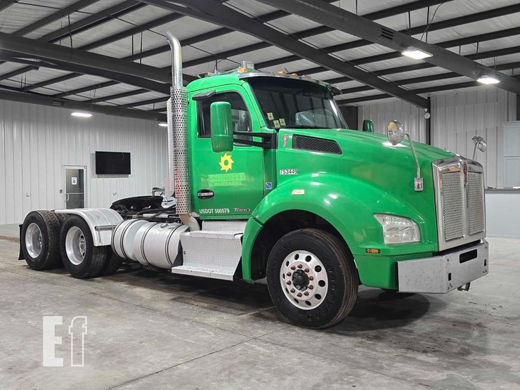 2016-kenworth-t880-image-2