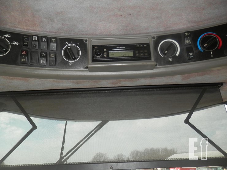 new-holland-tj330-image-9