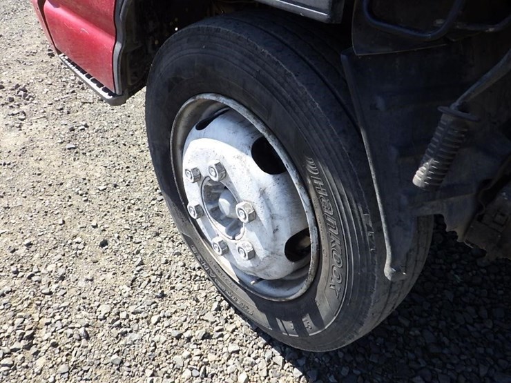 2004-isuzu-nqr-image-14