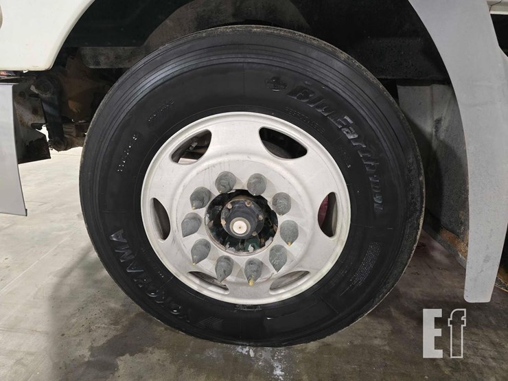 2004-mack-vision-cx613-image-27